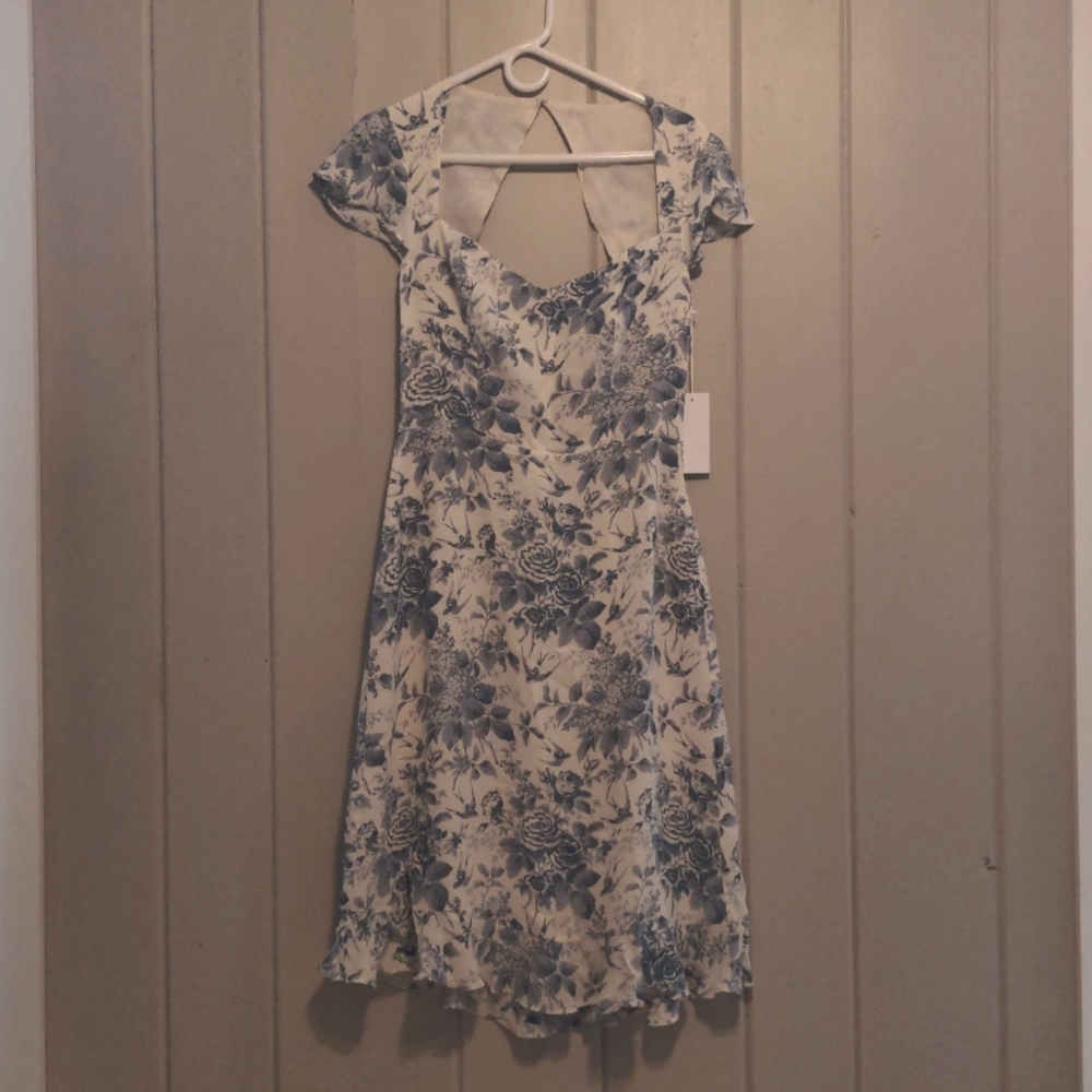 Really pretty midi dress